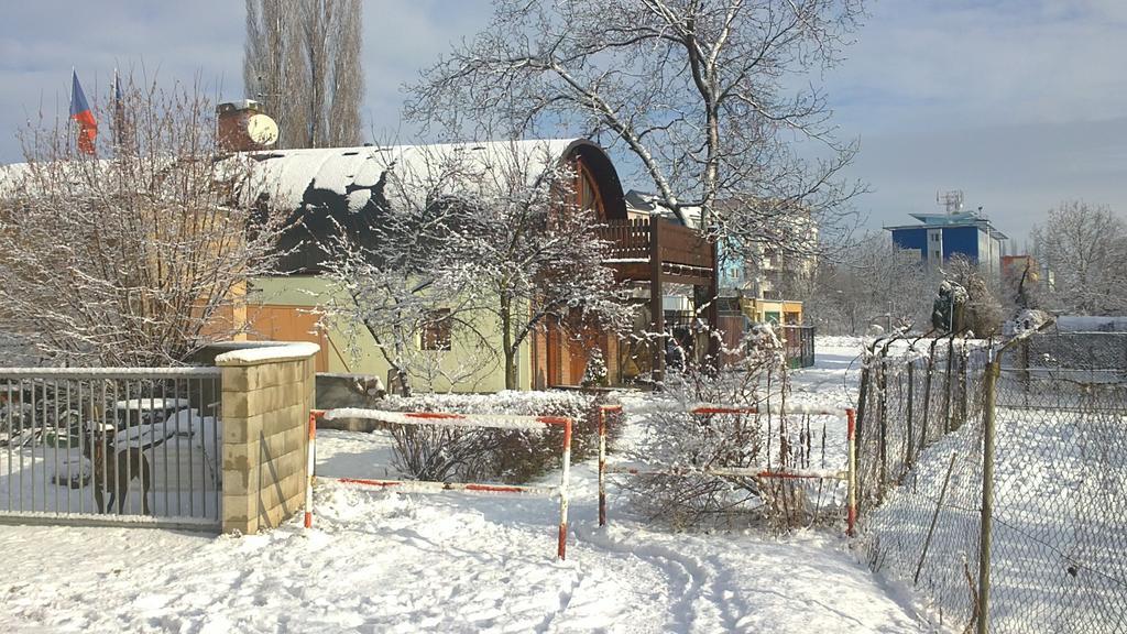 Penzion Uno Hradec Králové المظهر الخارجي الصورة